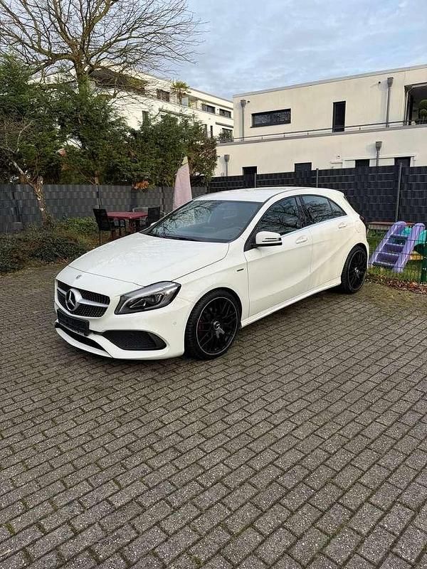 Gebraucht Mercedes A200 AMG line 136 PS (100 kW) 2017 Weiß Limousine