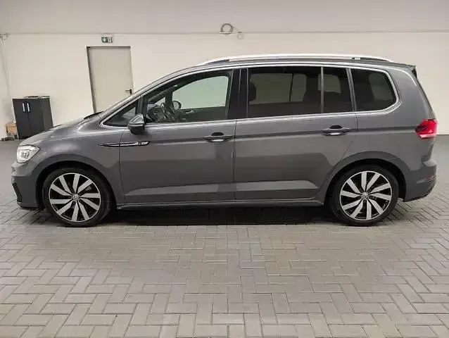 Gebraucht VW Touran Highline 150 PS (110 kW) 2018 Indiumgraumet. Van / Kleinbus