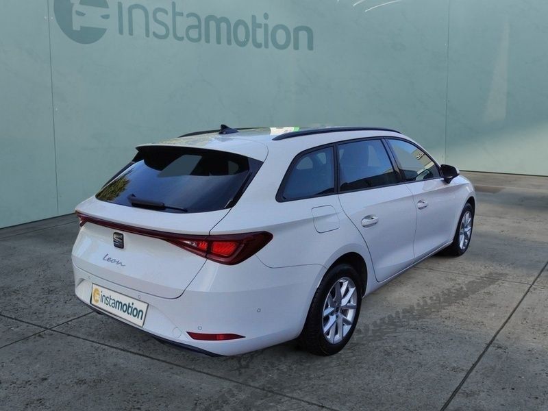 Gebraucht Seat Leon 150 PS (110 kW) 2023 Weiß Van / Kleinbus