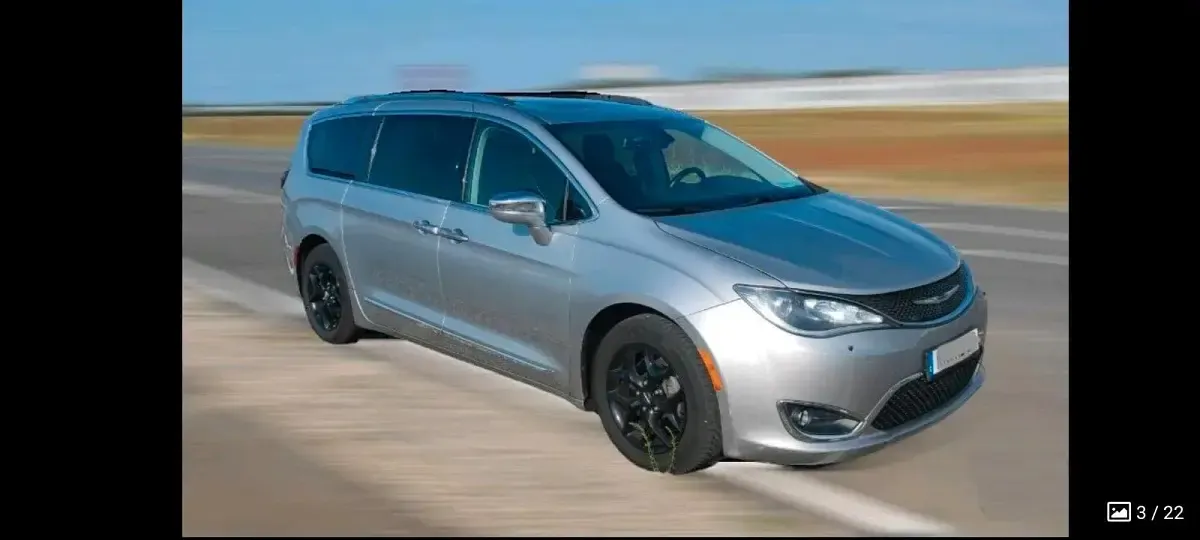 Używany Chrysler Pacifica Limited 291 KM (214 kW) 2018 Srebrny Minivan