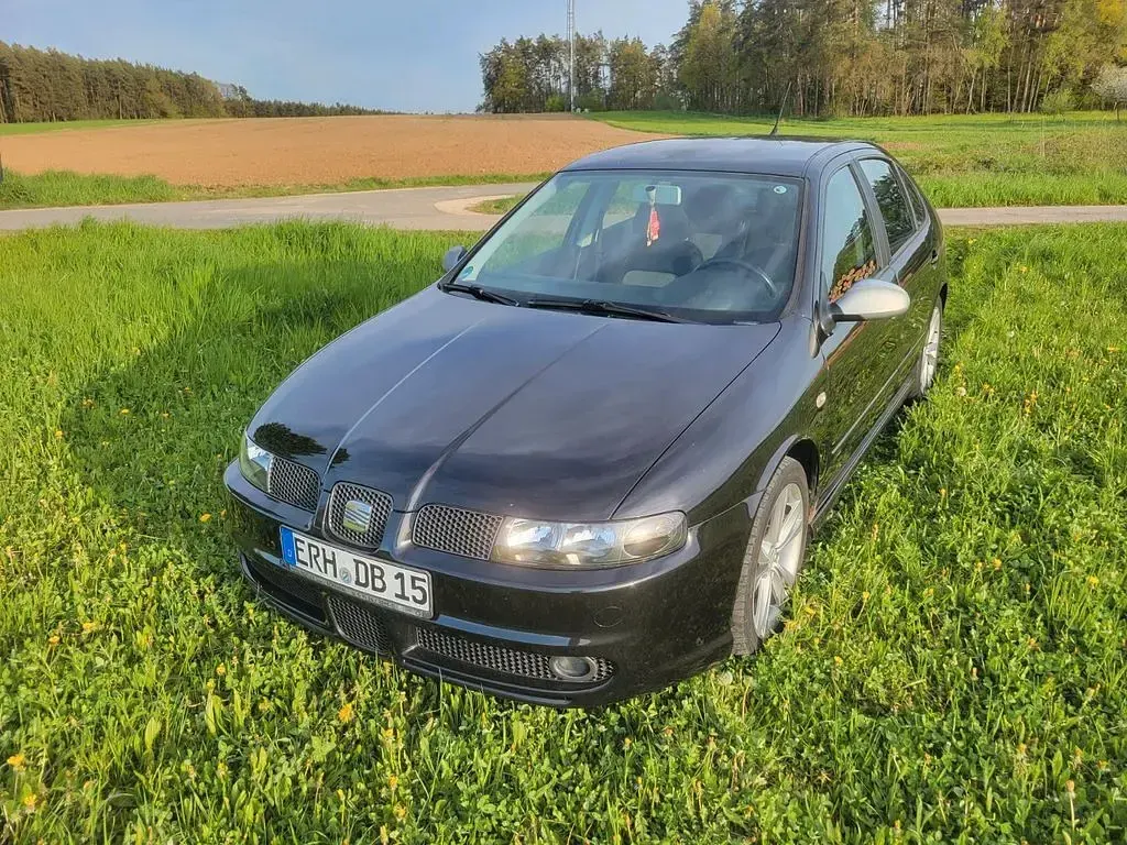 Second-hand Seat Leon FR 179 CP (131 kW) 2005 Negru Hatchback