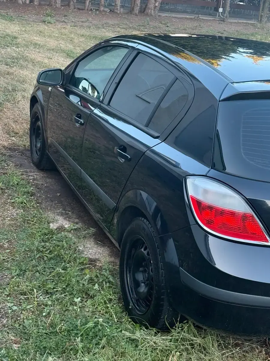 Gebraucht Opel Astra 125 PS (91 kW) 2004 Schwarz Limousine