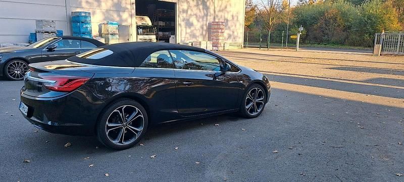 Gebraucht Opel Cascada 170 PS (125 kW) 2015 Schwarz Cabrio