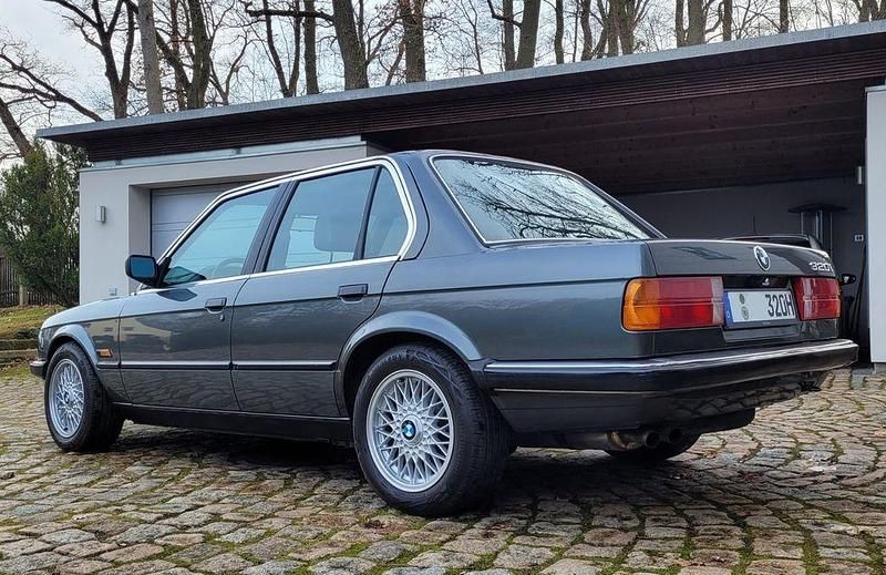 Gebraucht BMW 320 129 PS (94 kW) 1985 Grau Limousine