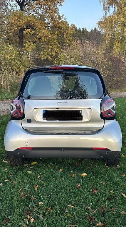 Grau Gebraucht 2022 Smart ForTwo Electric Drive Passion Coupé | 12.750 € (Guter Preis) - Bild 1/4