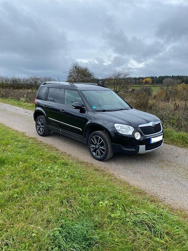 Schwarz Gebraucht 2012 Skoda Yeti Experience SUV | 6.290 € (Fairer Preis) - Bild 1/4