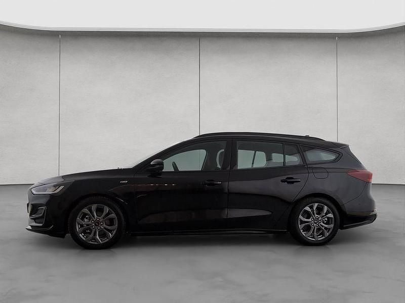 Gebraucht Ford Focus ST-Line 116 PS (85 kW) 2024 Agate black metallic Kombi
