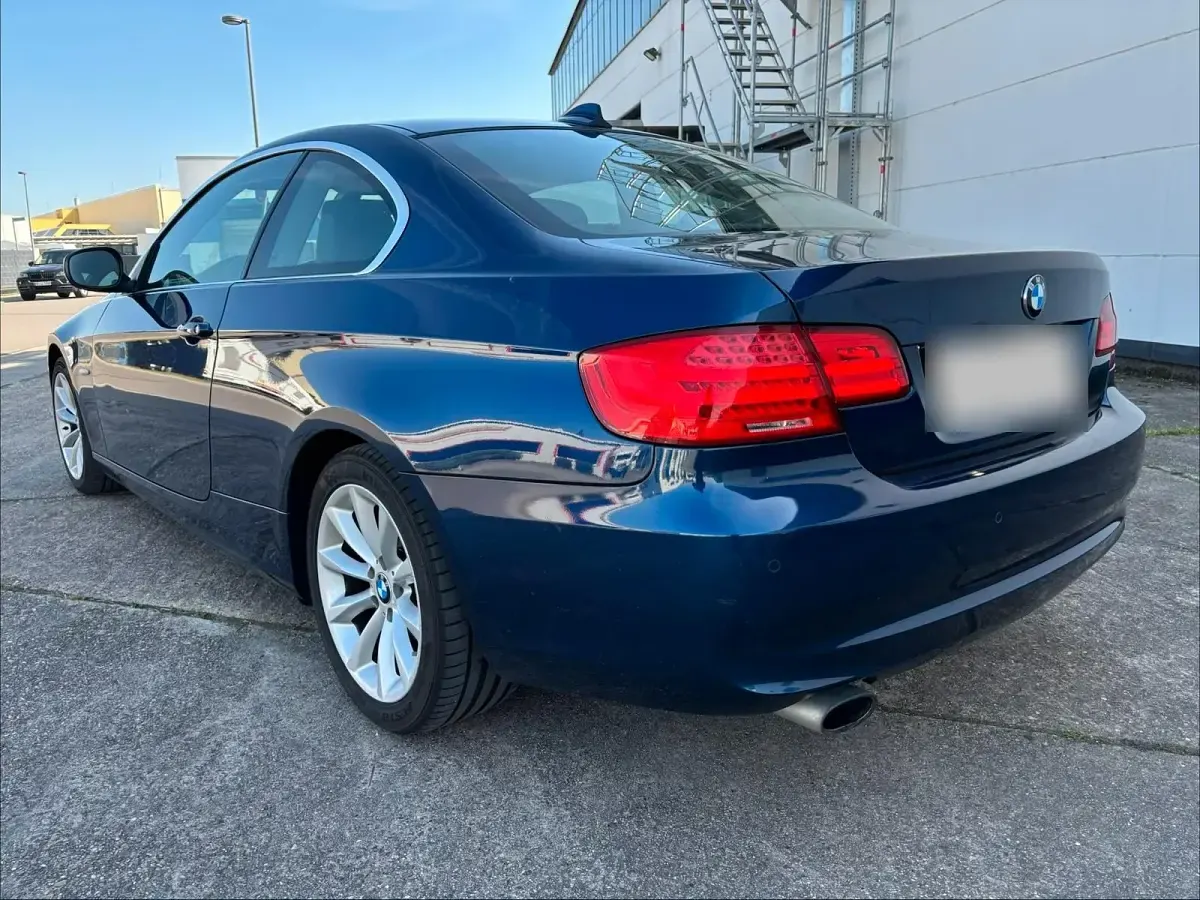 Second-hand BMW 320 184 CP (135 kW) 2010 Albastru Coupe