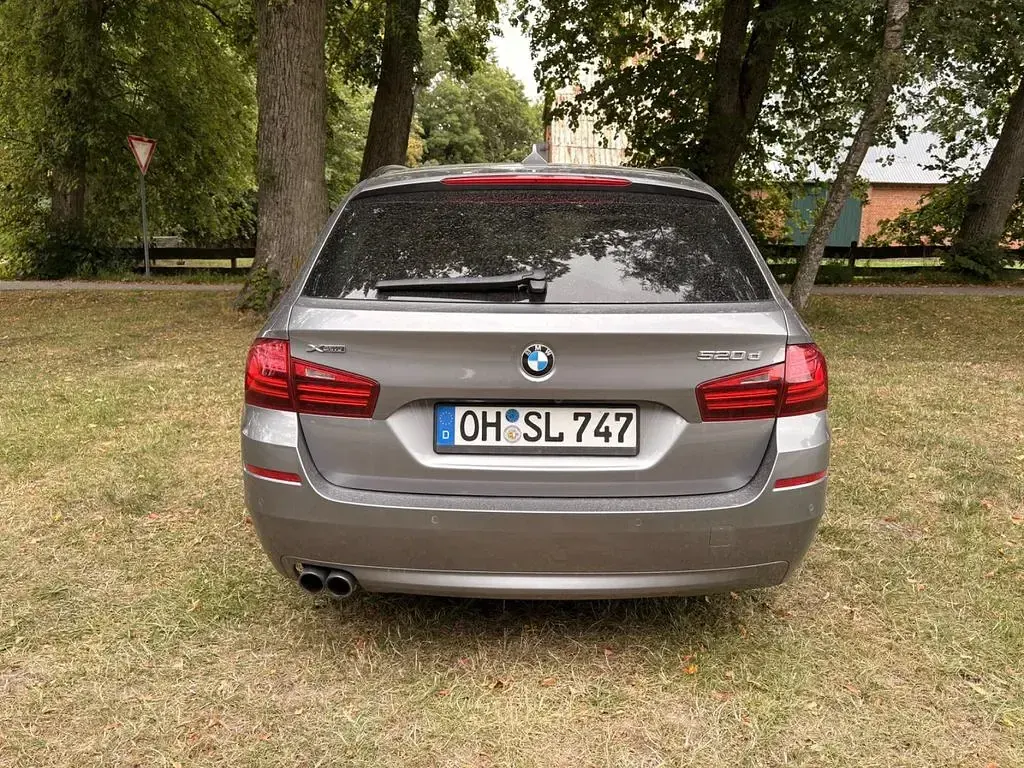 Gebraucht BMW 520 190 PS (139 kW) 2015 Grau Kombi