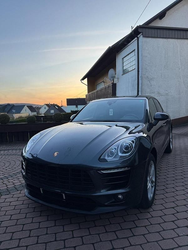 Schwarz Gebraucht 2017 Porsche Macan S SUV | 33.000 € (Fairer Preis) - Bild 1/4