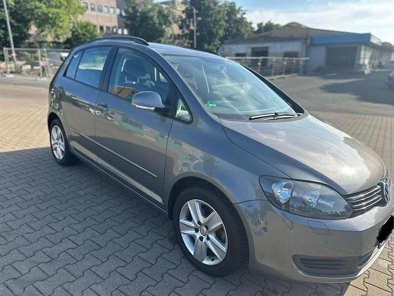 Grau Gebraucht 2009 VW Golf Plus Cross Comfortline Van / Kleinbus | 9.200 € (Etwas zu teuer) - Bild 1/4
