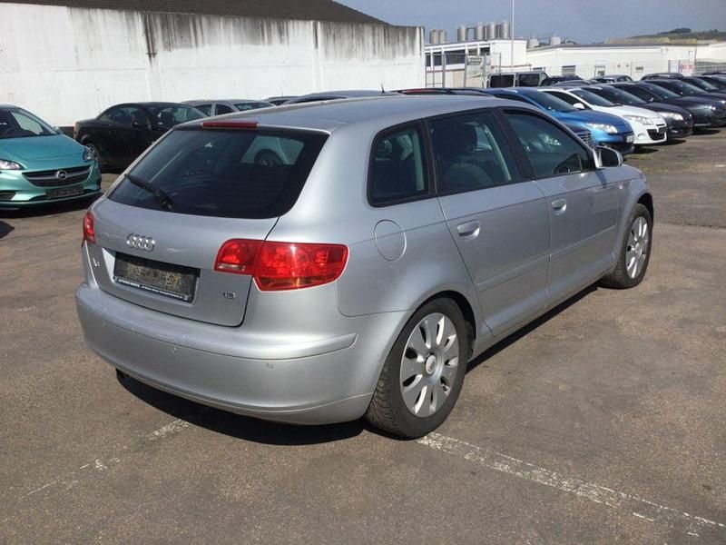 Gebraucht Audi A3 Attraction 102 PS (75 kW) 2007 Silber Kleinwagen