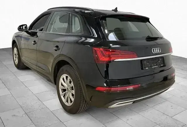 Gebraucht Audi Q5 Sport 163 PS (119 kW) 2022 Schwarz SUV