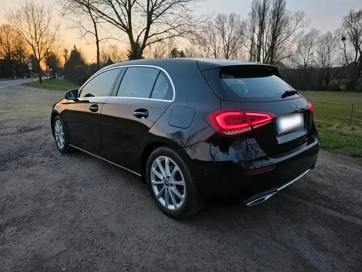 Gebraucht Mercedes A200 Progressive 163 PS (119 kW) 2018 Schwarz Kombi