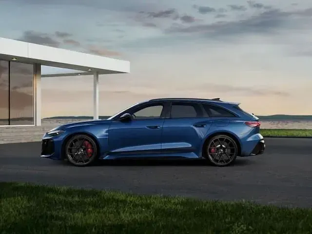 Neu Audi RS5 Ambiente 639 PS (469 kW) 2026 Ascariblau metallic (metallic) Kombi