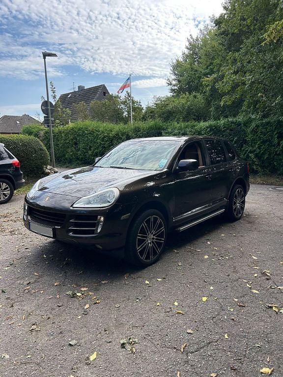 Braun Gebraucht 2009 Porsche Cayenne SUV | 12.450 € (Etwas zu teuer) - Bild 1/4