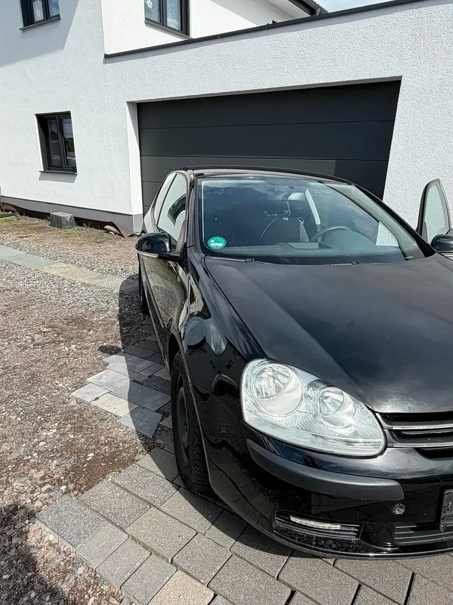 Gebraucht VW Golf V 75 PS (55 kW) 2005 Schwarz Kleinwagen