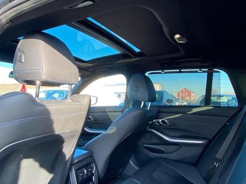 Gebraucht BMW 320e M Sport 204 PS (150 kW) 2024 Schwarz Kombi