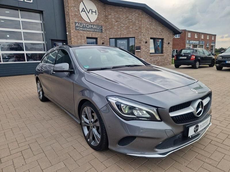 Grau Gebraucht 2019 Mercedes CLA180 Limousine | 18.980 € (Guter Preis) - Bild 1/4
