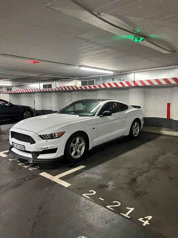 Weiß Gebraucht 2017 Ford Mustang Coupé | 16.500 € (Superpreis) - Bild 1/4
