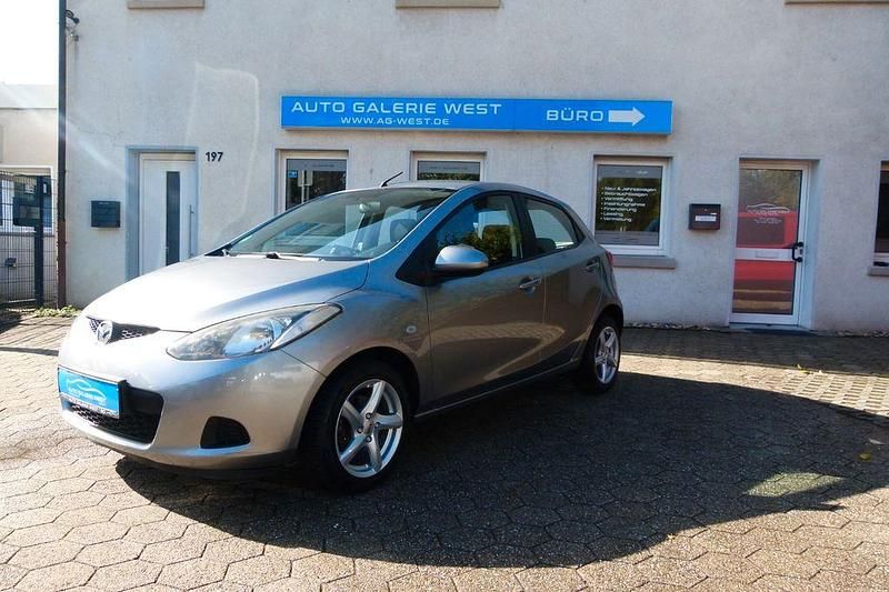 Grau Gebraucht 2009 Mazda 2 Independence Limousine | 3.990 € (Fairer Preis) - Bild 1/4