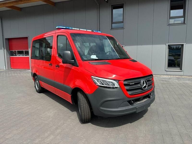 Rot Neu 2025 Mercedes Sprinter Van | 78.900 € - Bild 1/4
