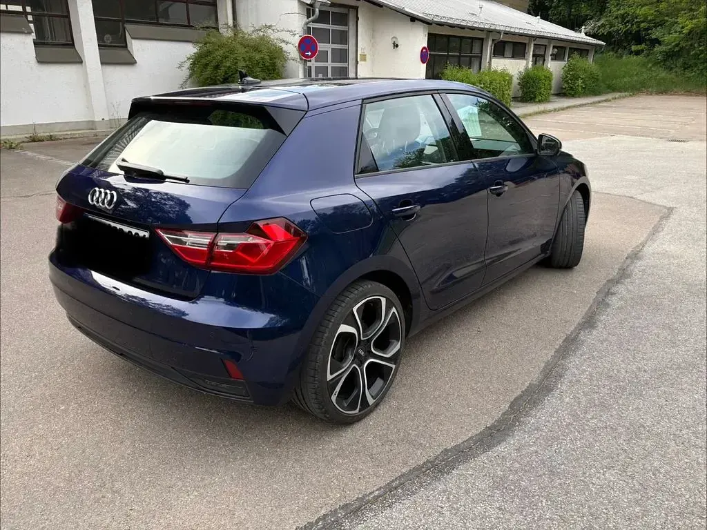 Gebraucht Audi A1 Sportback Advanced 95 PS (69 kW) 2023 Blau Kleinwagen
