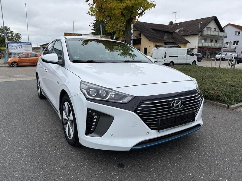 Weiß Gebraucht 2019 Hyundai Ioniq Premium Kleinwagen | 14.900 € (Guter Preis) - Bild 1/4