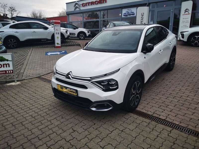 Perlmuttweiß perlmutt lackier Gebraucht 2023 Citroën e-C4 Shine Limousine | 25.900 € (Etwas zu teuer) - Bild 1/3