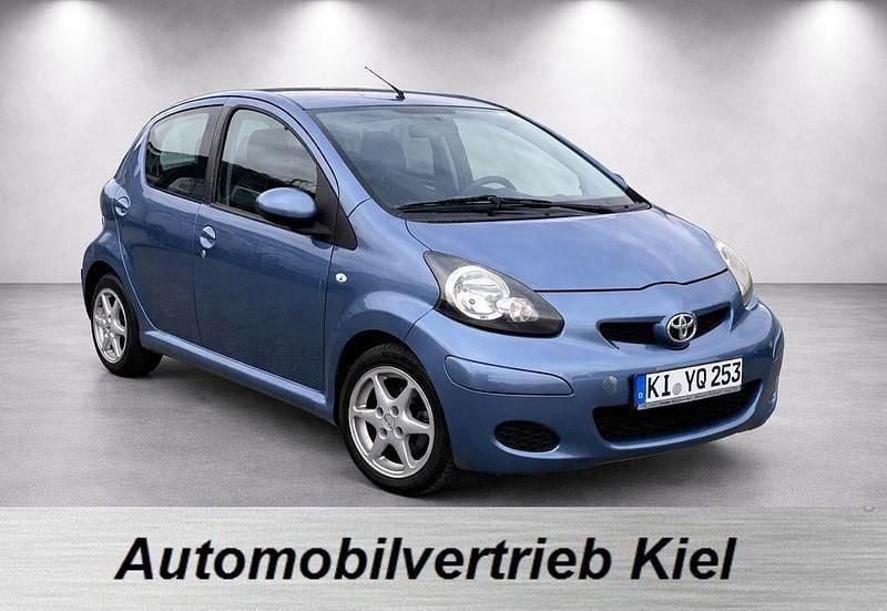 Gebraucht Toyota Aygo Cool 68 PS (50 kW) 2010 Blau Kleinwagen