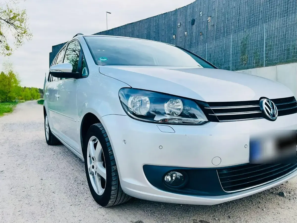 Gebraucht VW Touran Comfortline 105 PS (77 kW) 2013 Grau Van / Kleinbus