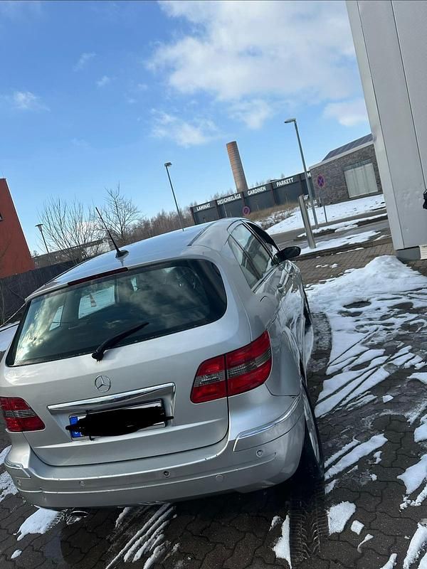 Gebraucht Mercedes B200 140 PS (102 kW) 2005 Silber Van / Kleinbus
