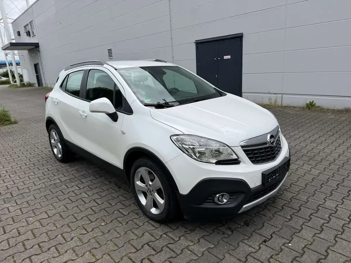 Gebraucht Opel Mokka Edition 140 PS (102 kW) 2012 Cremeweiss/snow flake white SUV