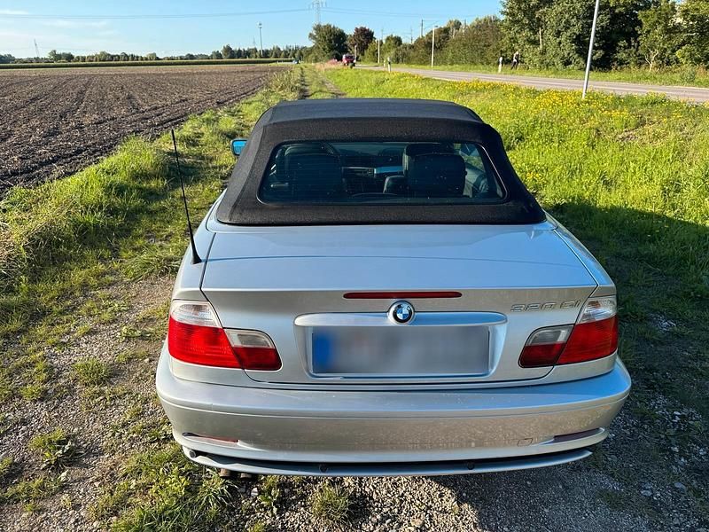 Gebraucht BMW 320 170 PS (125 kW) 2002 Silber Cabrio