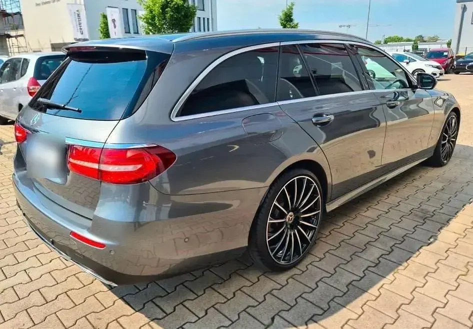 Gebraucht Mercedes E250 AMG line 211 PS (155 kW) 2017 Kombi