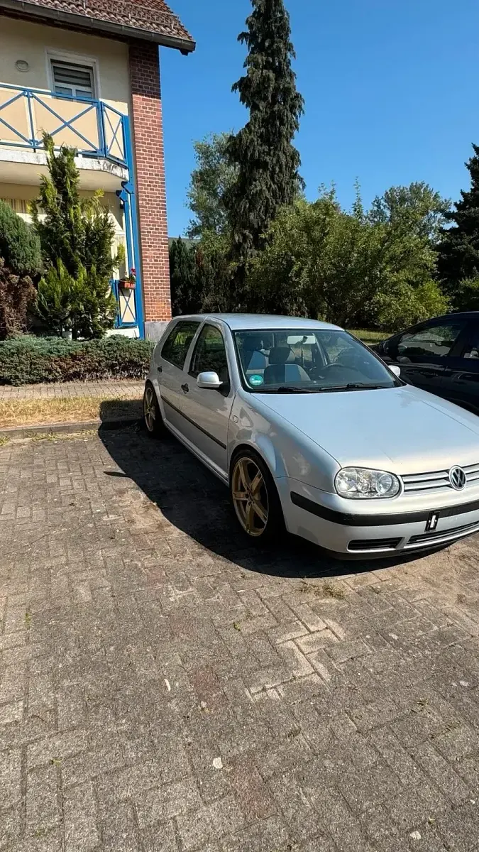 Gebraucht VW Golf IV 105 PS (77 kW) 2000 Silber Kleinwagen