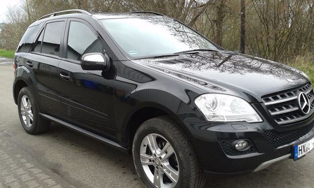 Gebraucht Mercedes ML350 305 PS (224 kW) 2009 Schwarz metallic SUV