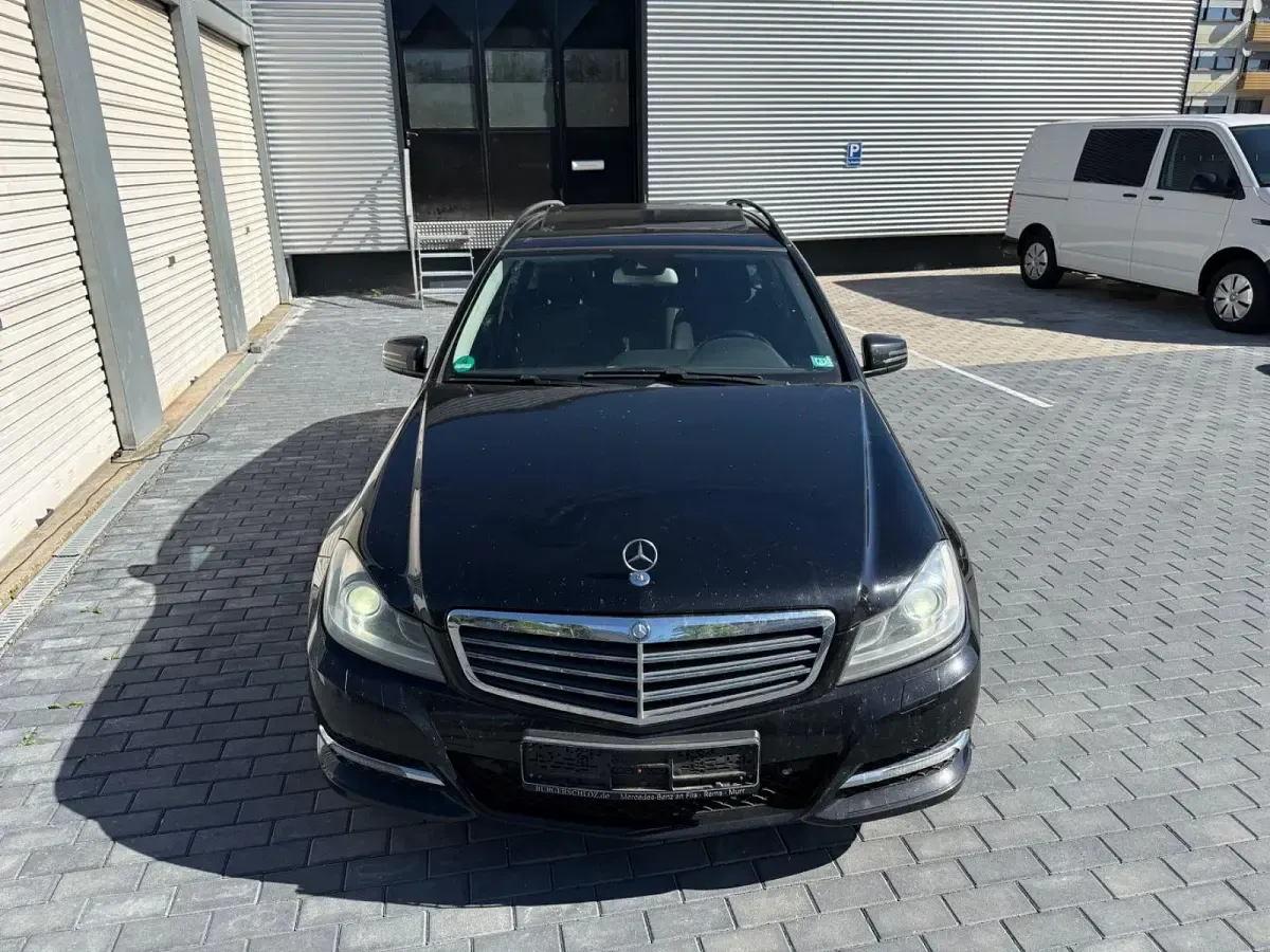 Gebraucht Mercedes C220 170 PS (125 kW) 2013 Schwarz Kombi