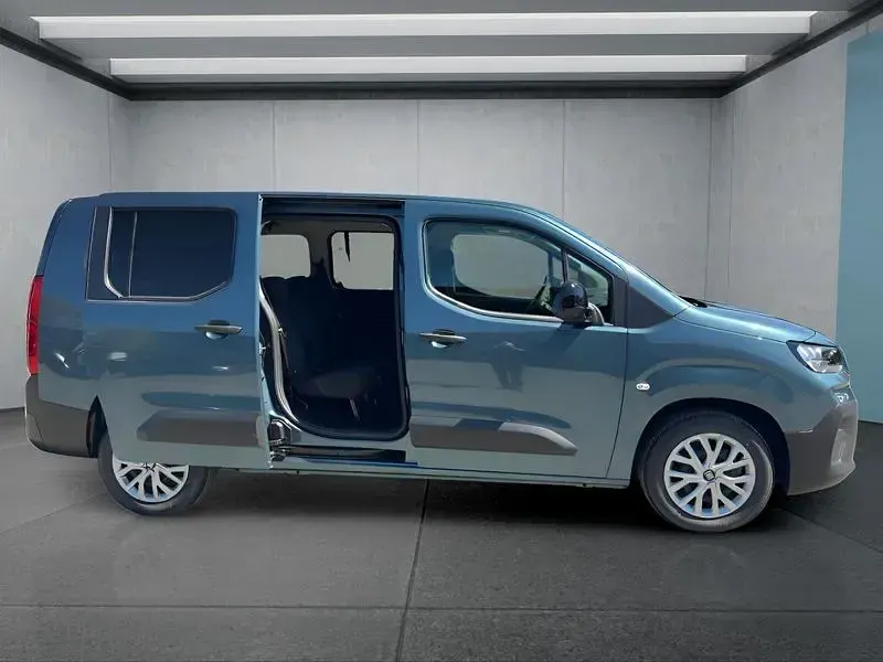 Neu Fiat Doblò 131 PS (96 kW) 2026 Blau Van / Kleinbus