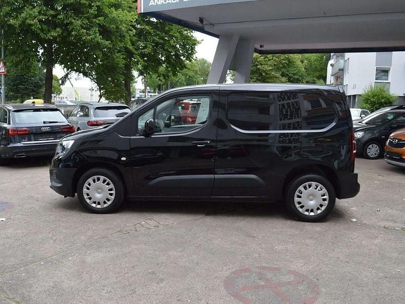 Gebraucht Opel Combo Edition 110 PS (80 kW) 2022 Schwarz Van / Kleinbus