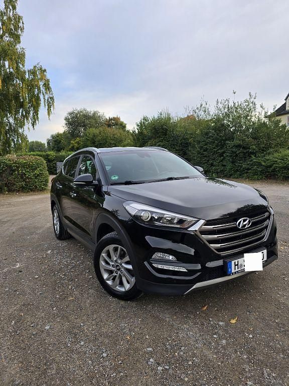 Schwarz Gebraucht 2015 Hyundai Tucson SUV | 12.000 € (Guter Preis) - Bild 1/4