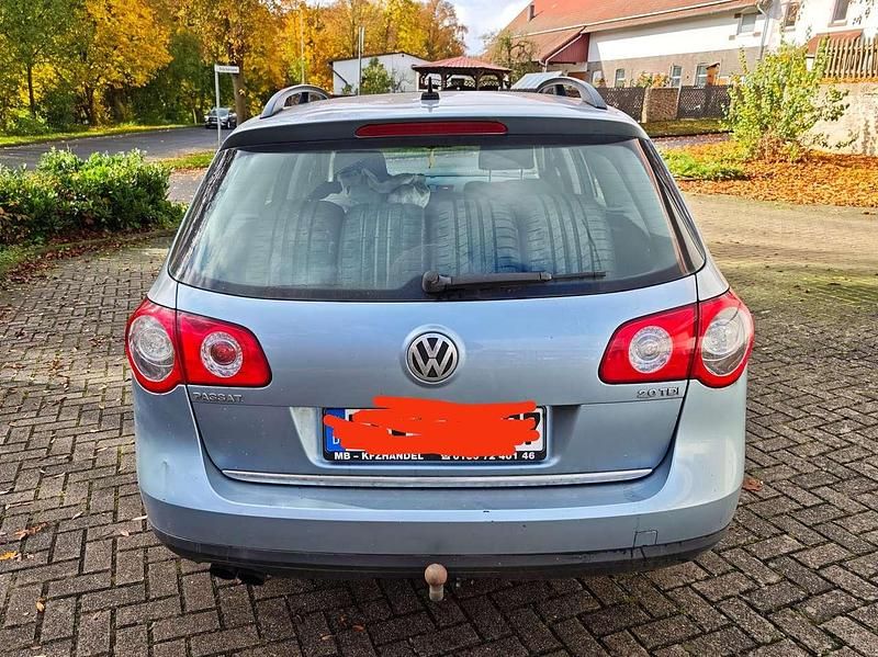 Gebraucht VW Passat 140 PS (102 kW) 2006 Blau Kombi