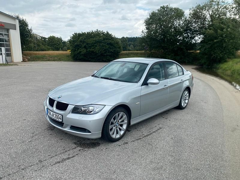 Silber Gebraucht 2007 BMW 320 Sport Line Limousine | 6.400 € (Teuer) - Bild 1/4