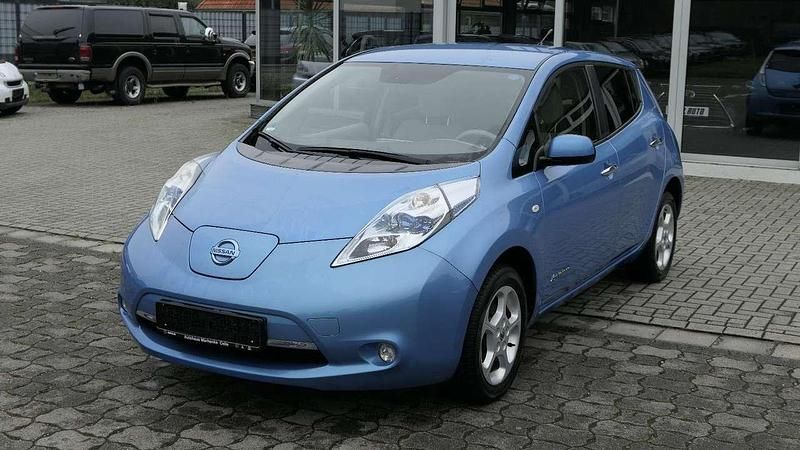 Gebraucht Nissan Leaf 80 kW (109 PS) 2012 Blau Kleinwagen