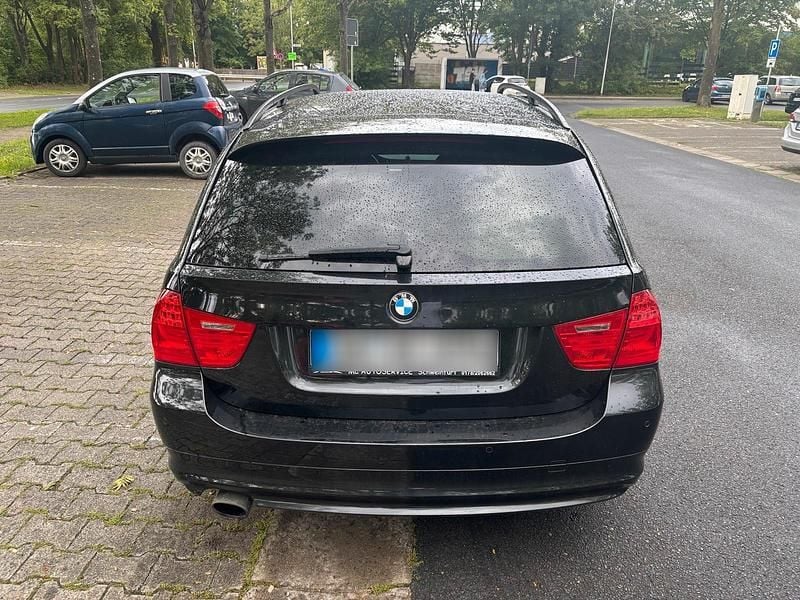 Second-hand BMW 318 143 CP (105 kW) 2008 Negru Break