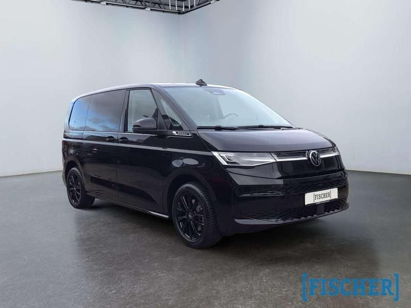 Gebraucht VW Multivan Life 150 PS (110 kW) 2025 Deep black perleffekt Van