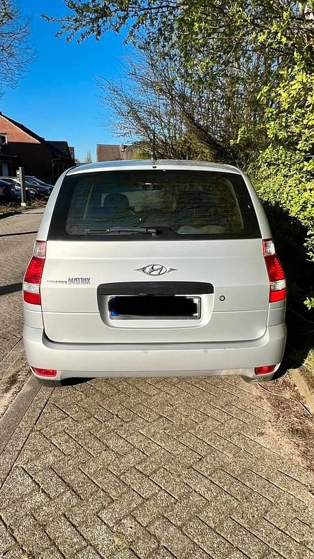 Gebraucht Hyundai Matrix 102 PS (75 kW) 2009 Grau Van / Kleinbus