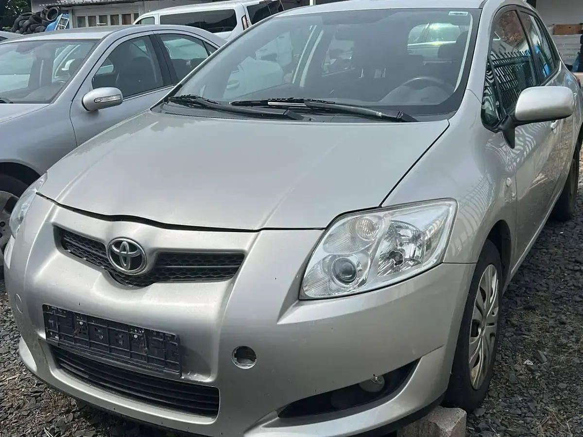 Gebraucht Toyota Auris 124 PS (91 kW) 2008 Gold Kleinwagen