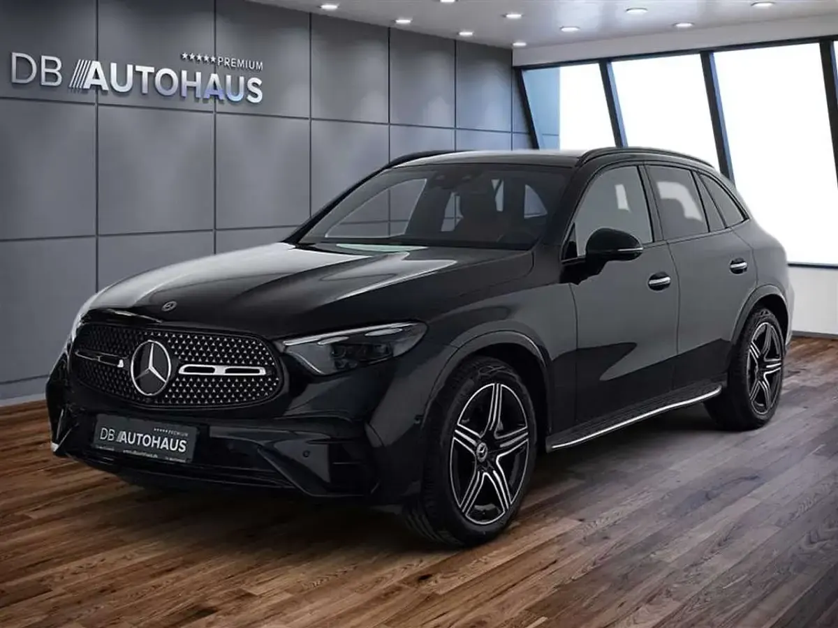 Gebraucht Mercedes GLC300 AMG line 258 PS (189 kW) 2025 SUV