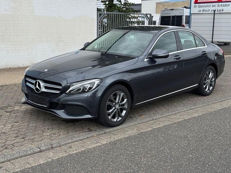 Grau Gebraucht 2015 Mercedes C200 Limousine | 15.950 € (Fairer Preis) - Bild 1/4